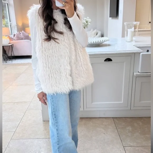 Black Genuine Rabbit Fur Vest - Picture 3 of 9